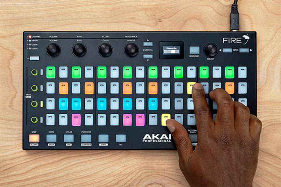 MIDI-клавиатура Akai