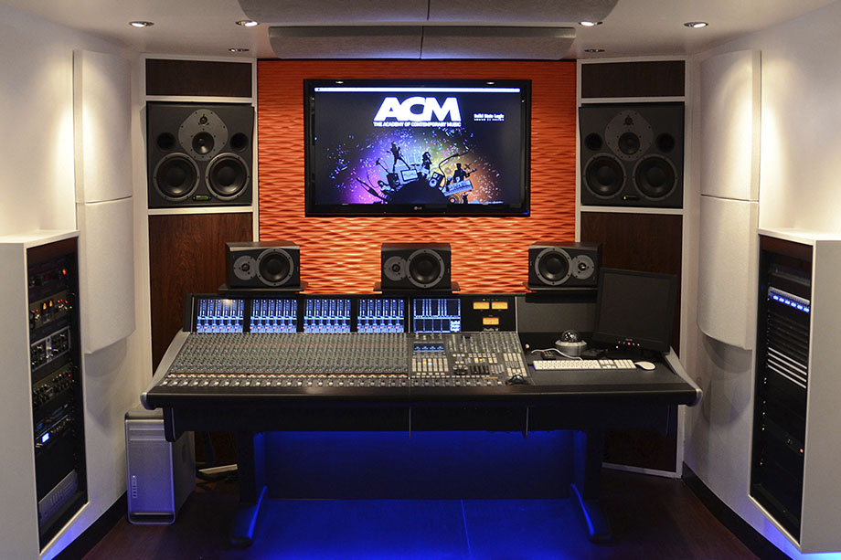модульные системы и консоли компании Solid State Logic в студии